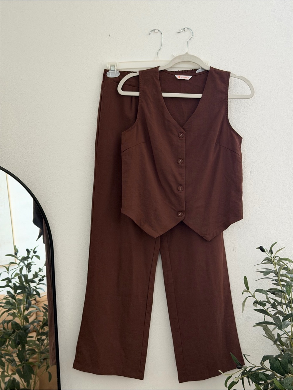 Brown Linen Wide-Leg Pants with Matching Button-Front Vest